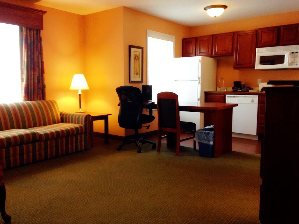 Grandstay Hotel & Suites Downtown Sheboygan Kamer foto
