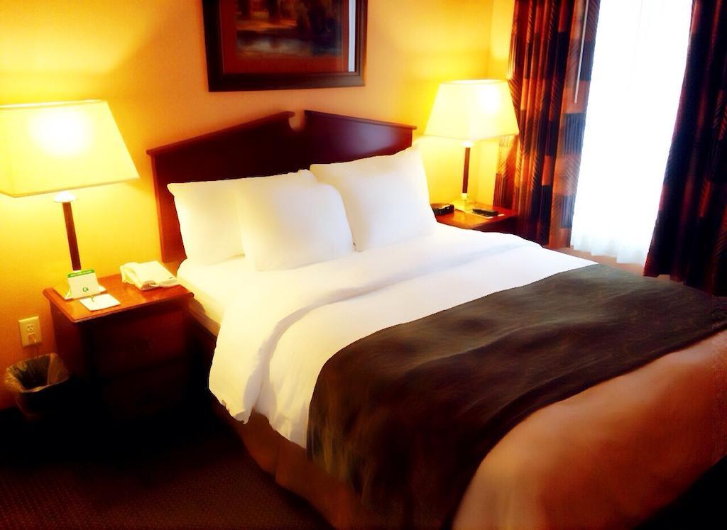 Grandstay Hotel & Suites Downtown Sheboygan Kamer foto